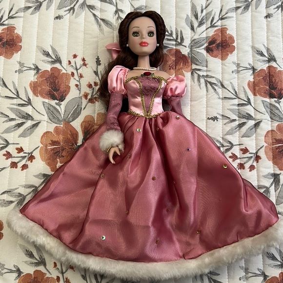 Belle porcelain doll - Picture 1 of 2
